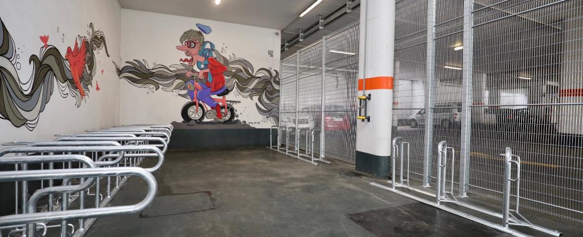 Fahrradgarage Park and Ride Liesing mit Grafitti